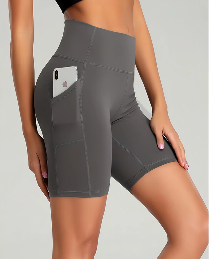 NUGGAL Pet Hair Resistant Tech 5" Shorts with Side Pockets