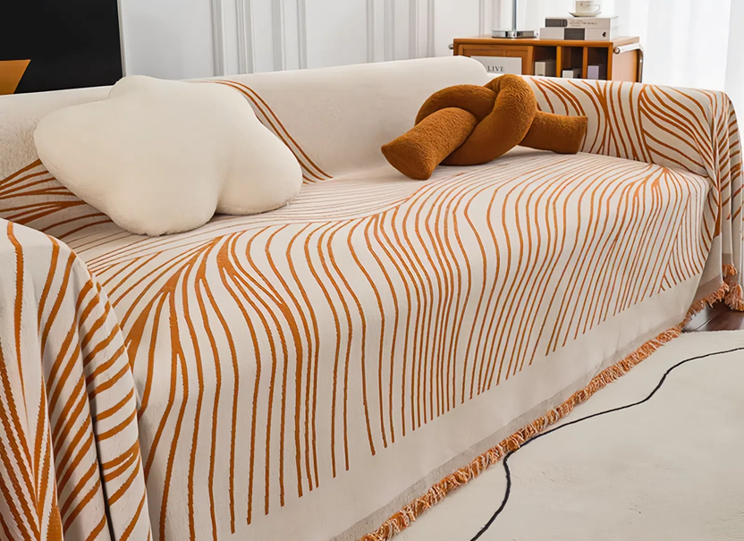 NUGGAL Scratch-Resistant Mountain Pattern All-Season Sofa Cover for Pet Family