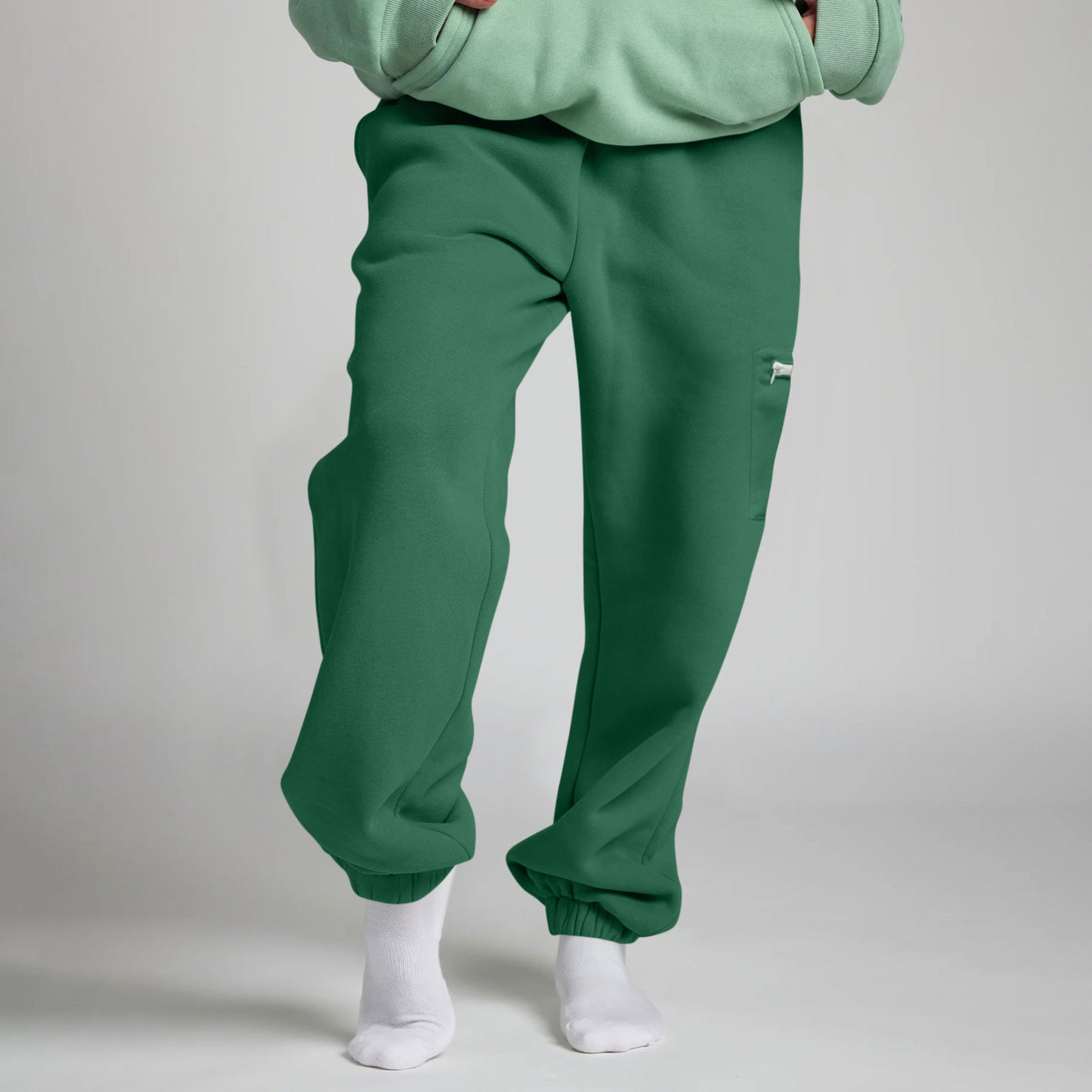 NUGGAL Unisex Pet Hair Resistant Tech Jogger Sweatpants