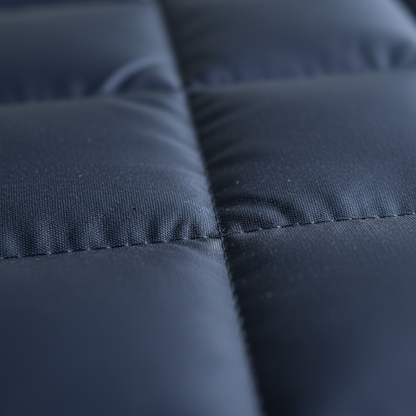 Couette rafraîchissante anti-poils d'animaux NUGGAL Midnight Sapphire